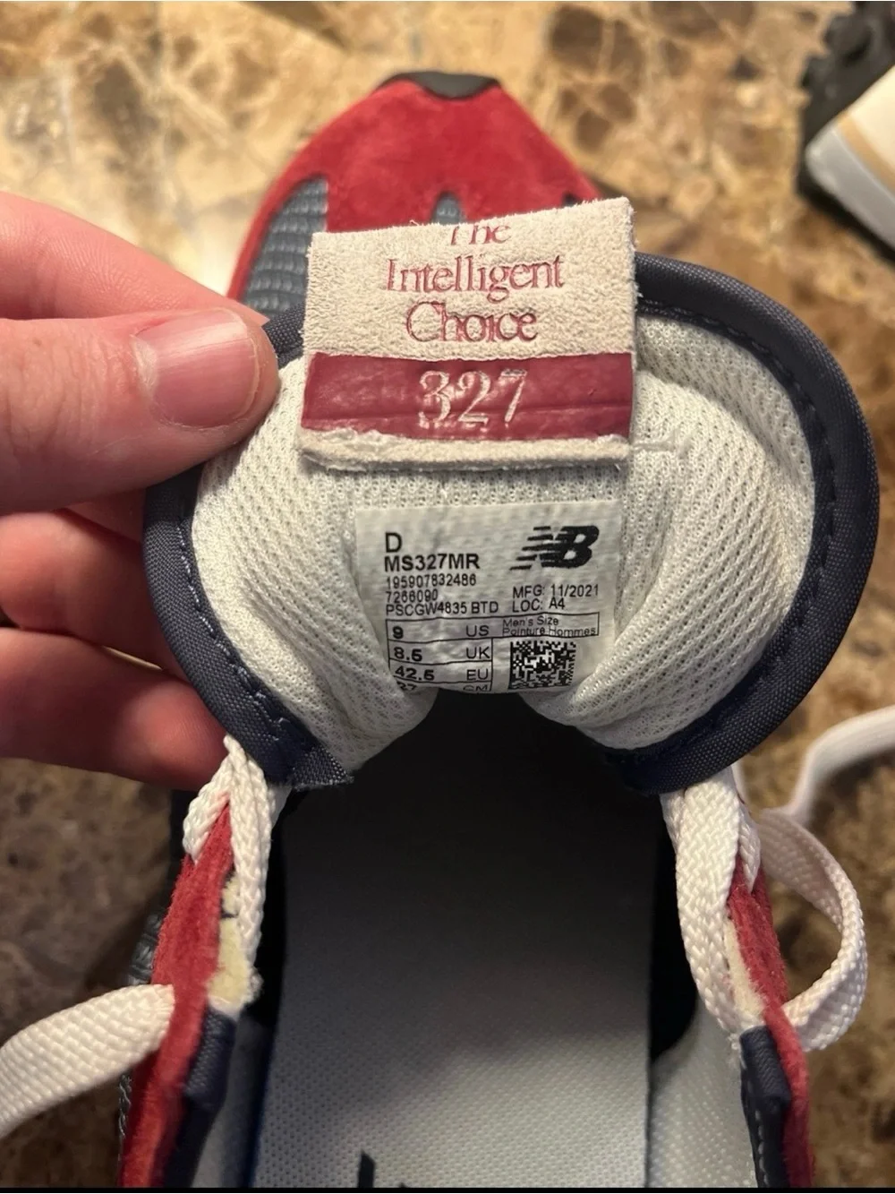 Men’s New Balance 327’s size 9